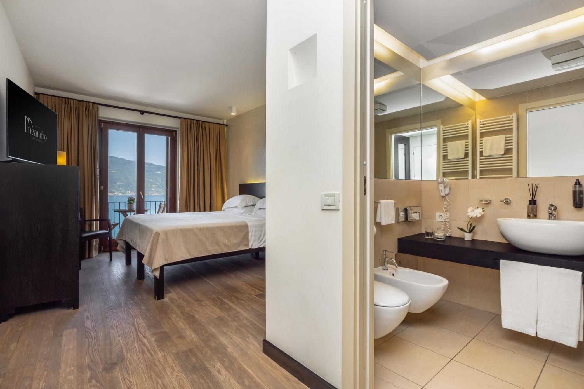 Hotel Meandro - Lake View 가르냐노 외부 사진